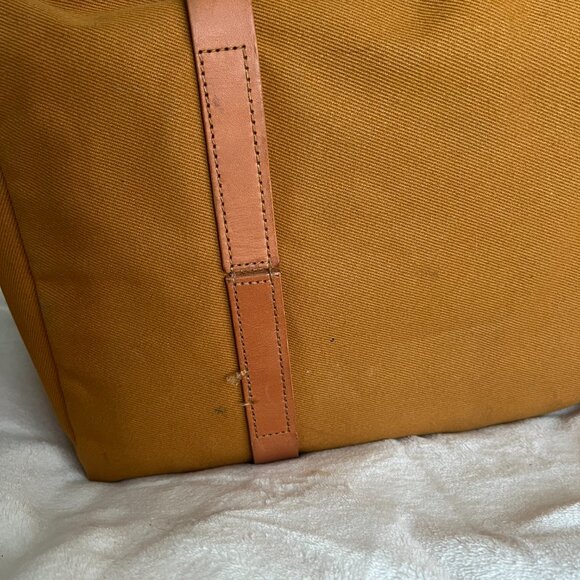 Filson Small Rugged Twill Duffle Bag — Chessie Tan - Picture 9 of 13